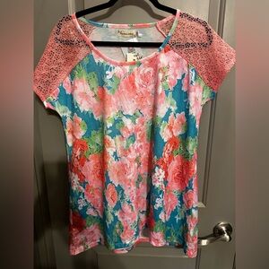 Southern Stitch Size S Knit and Lace Short Sleeve Top NWT